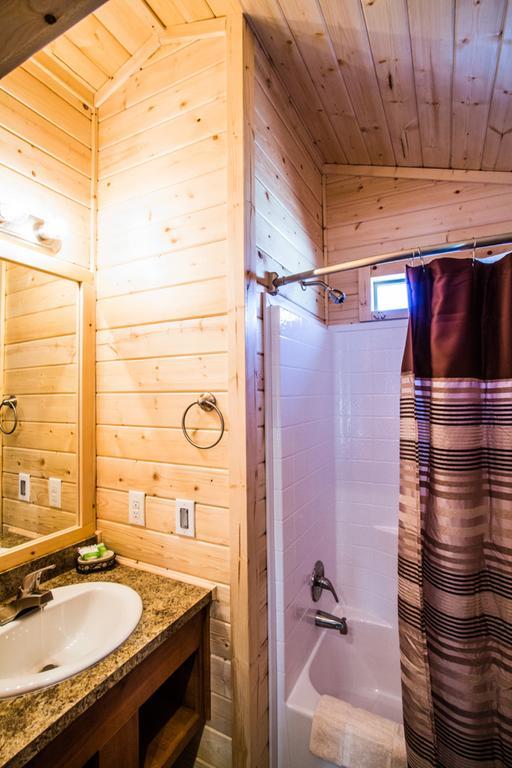 Verde Valley Lawn Cottage 11 コットンウッド エクステリア 写真