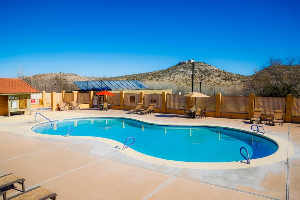 Verde Valley Lawn Cottage 11 コットンウッド エクステリア 写真